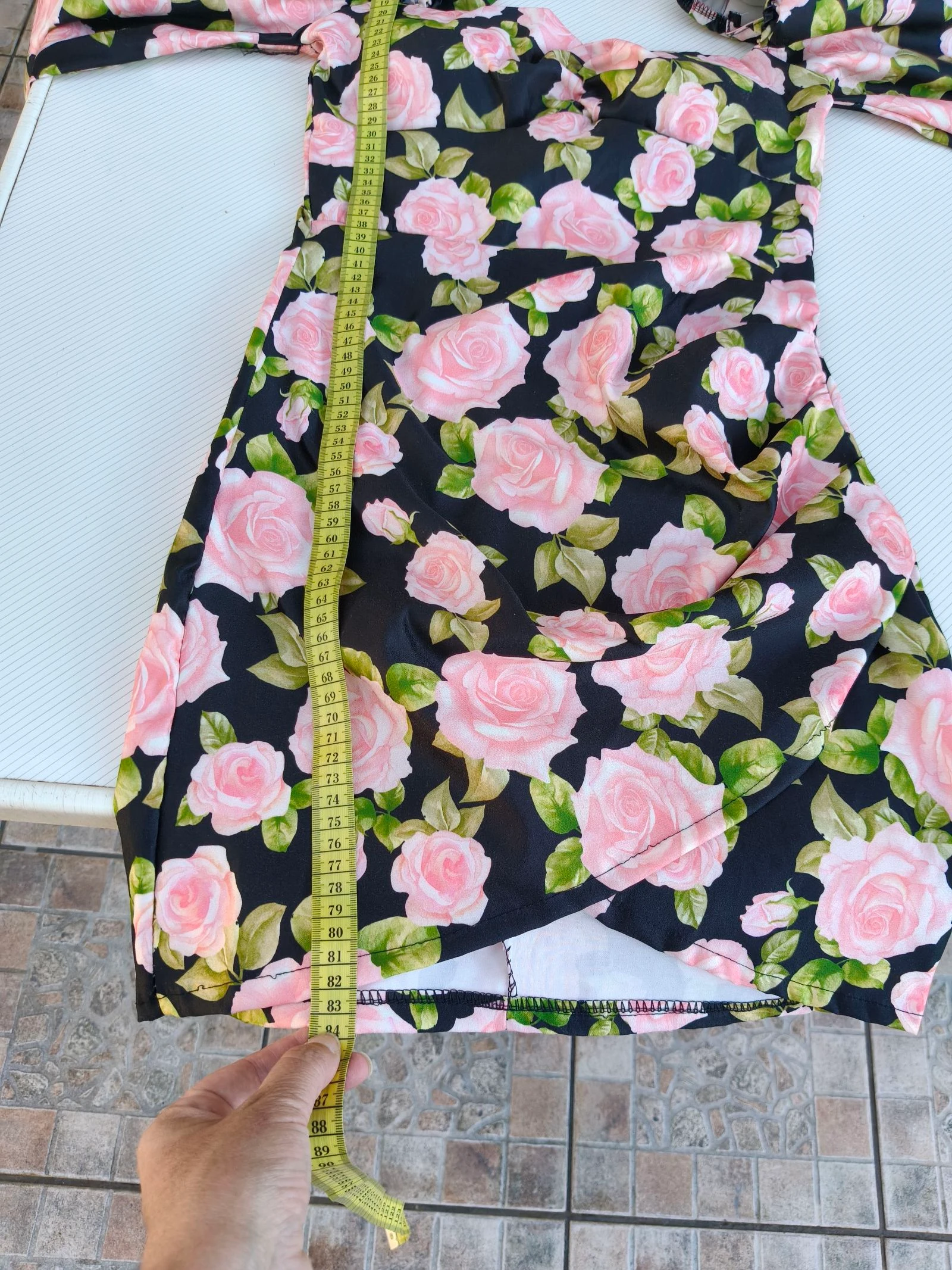 Robe courte fleurie avec manches bouffantes – photo 12